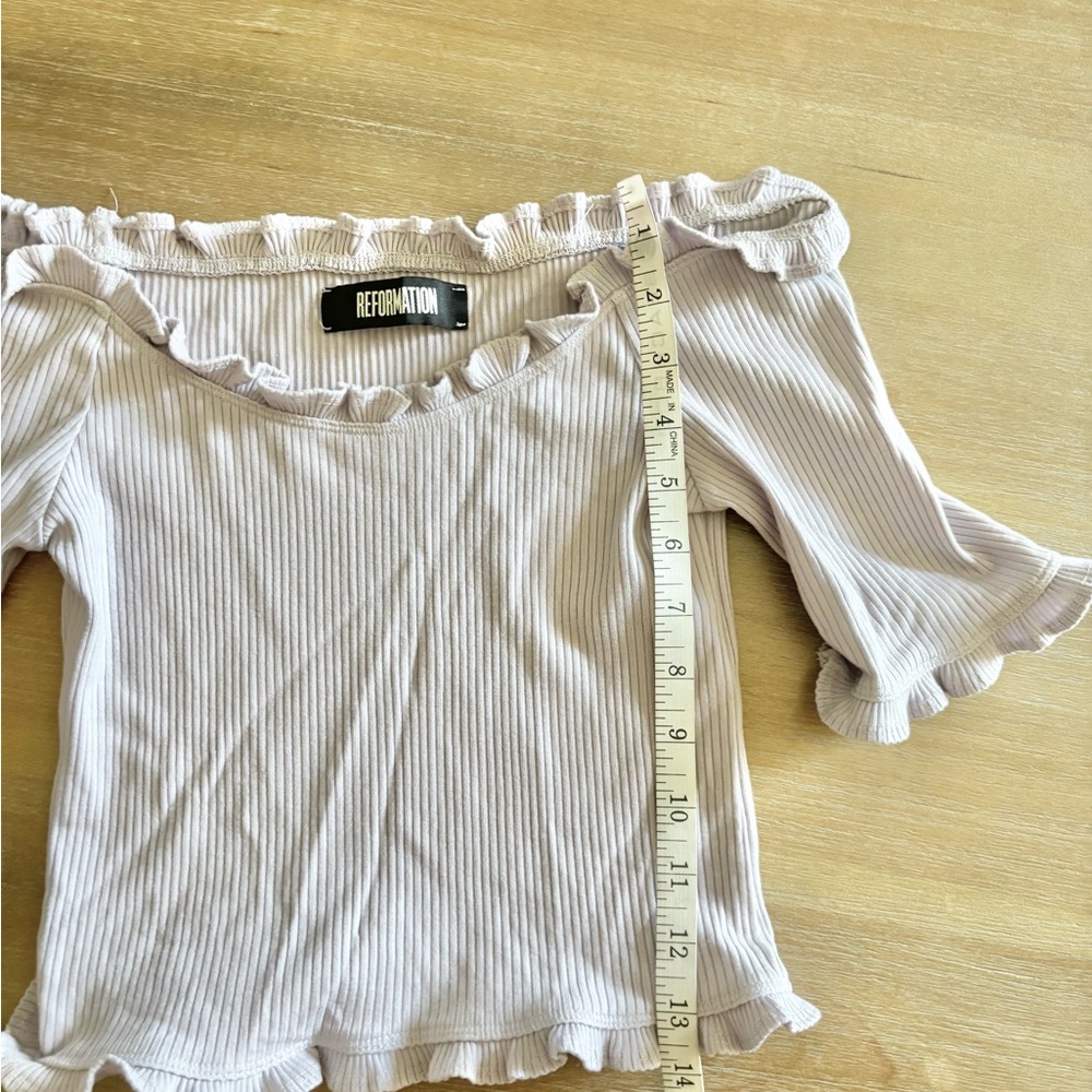 Reformation Lilac Ribbed Off Shoulder Cropped
Tee, Small - Picture 3 of 5